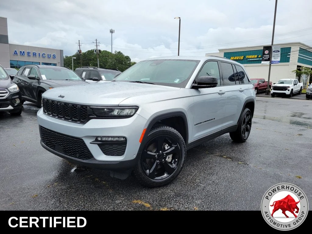 Used 2023 Silver Jeep Limited image 1
