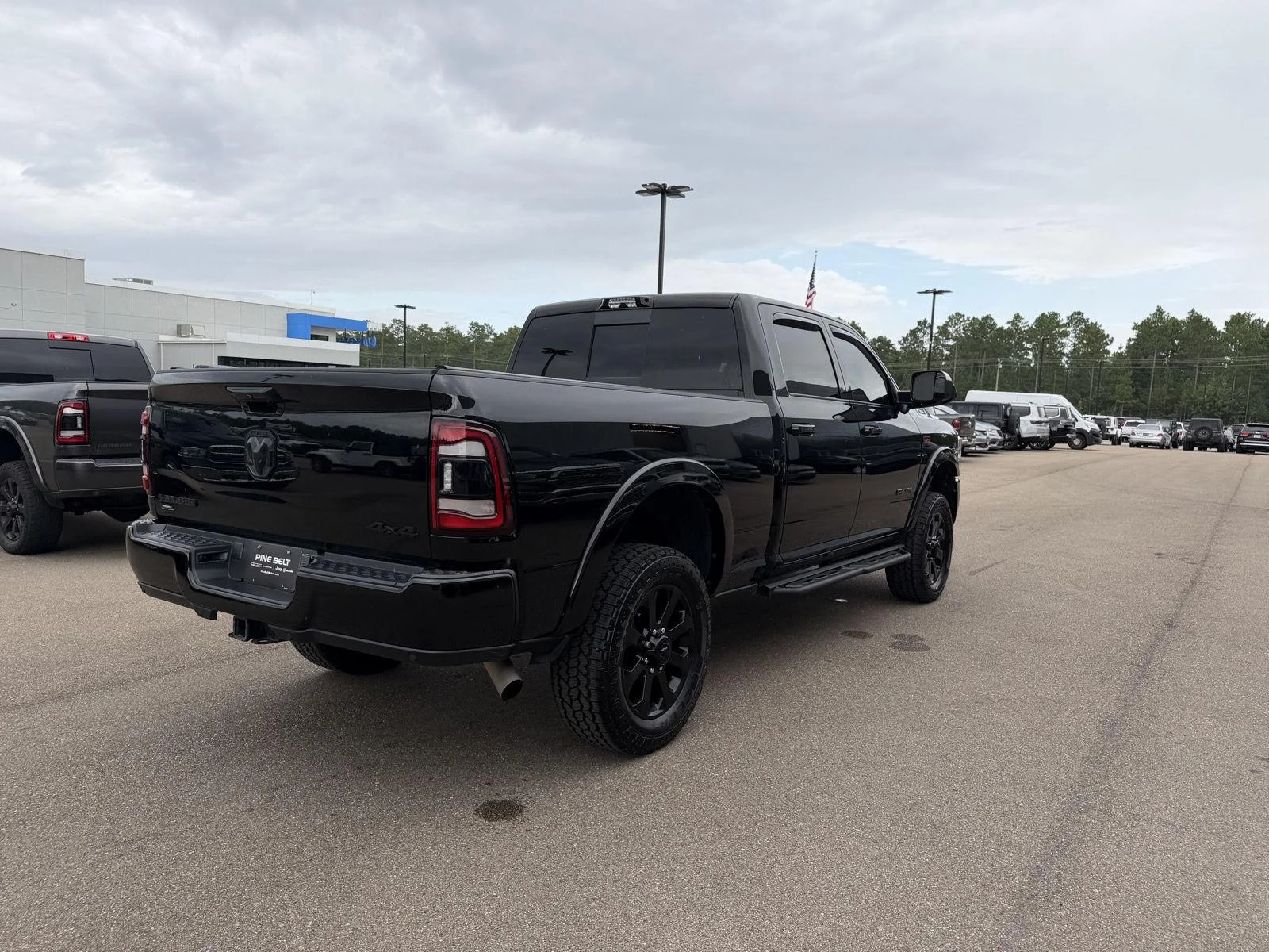Used 2022 Diamond Black Crystal Pearlcoat Ram Laramie image 6