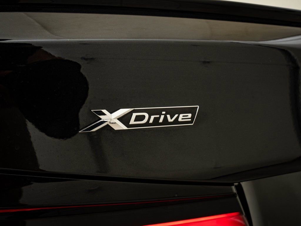 Used 2023 Black Sapphire Metallic BMW 540i xDrive image 18
