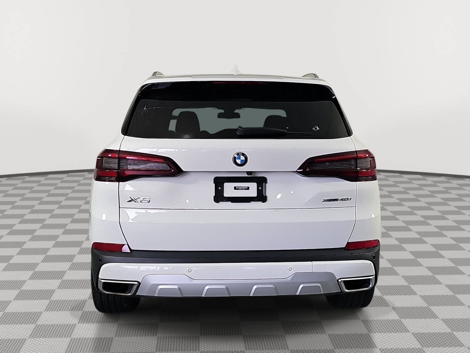 Used 2021 White BMW xDrive40i image 7