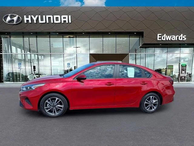 Used 2023 Red Kia LXS image 3