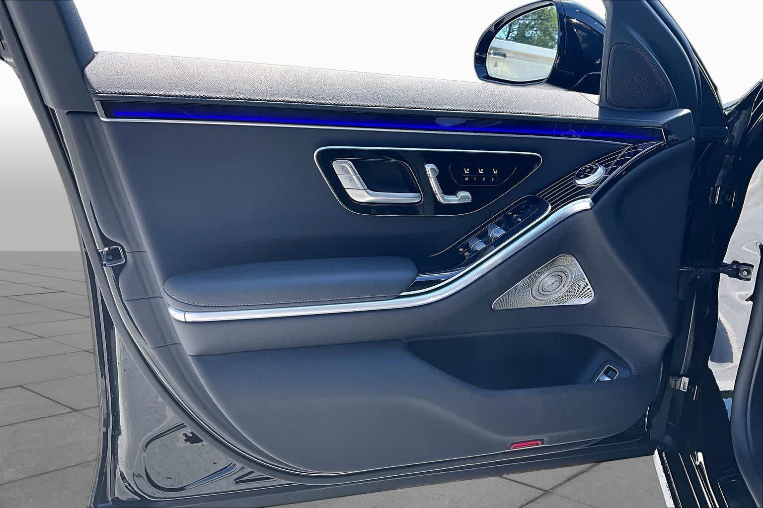 Used 2023 Obsidian Black Mercedes-Benz S 500 image 21