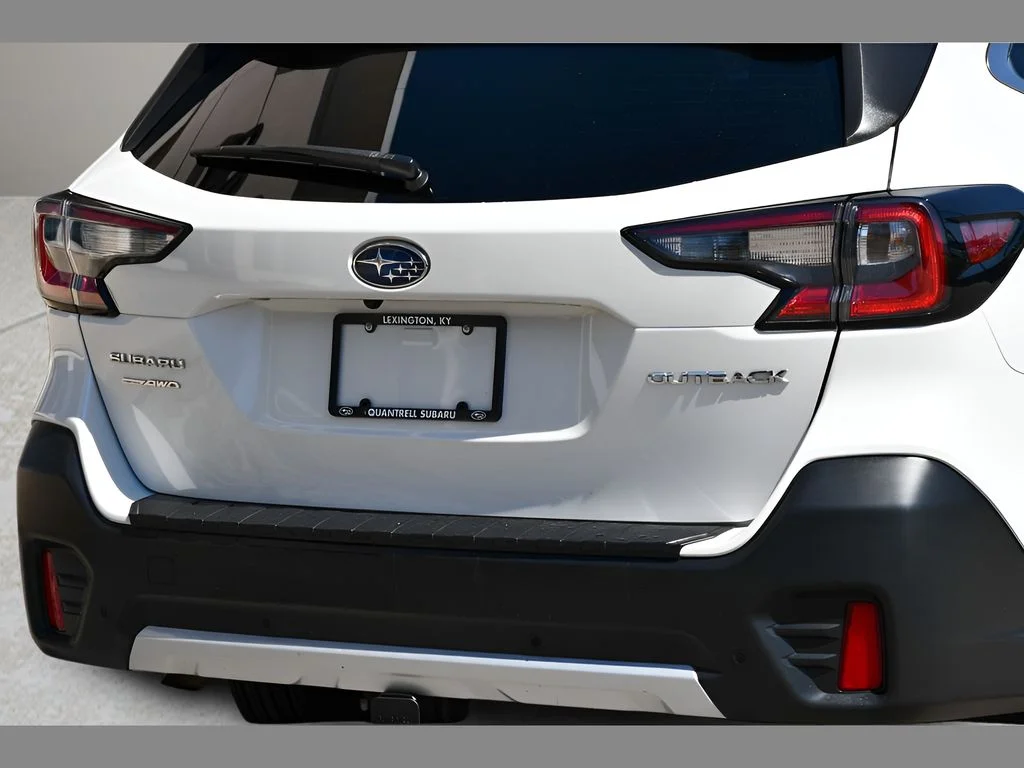 Used 2022 Crystal White Pearl Subaru Limited image 30