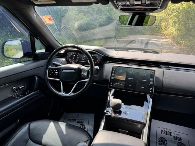 Used 2025 Santorini Black Metallic Land Rover SE image 28