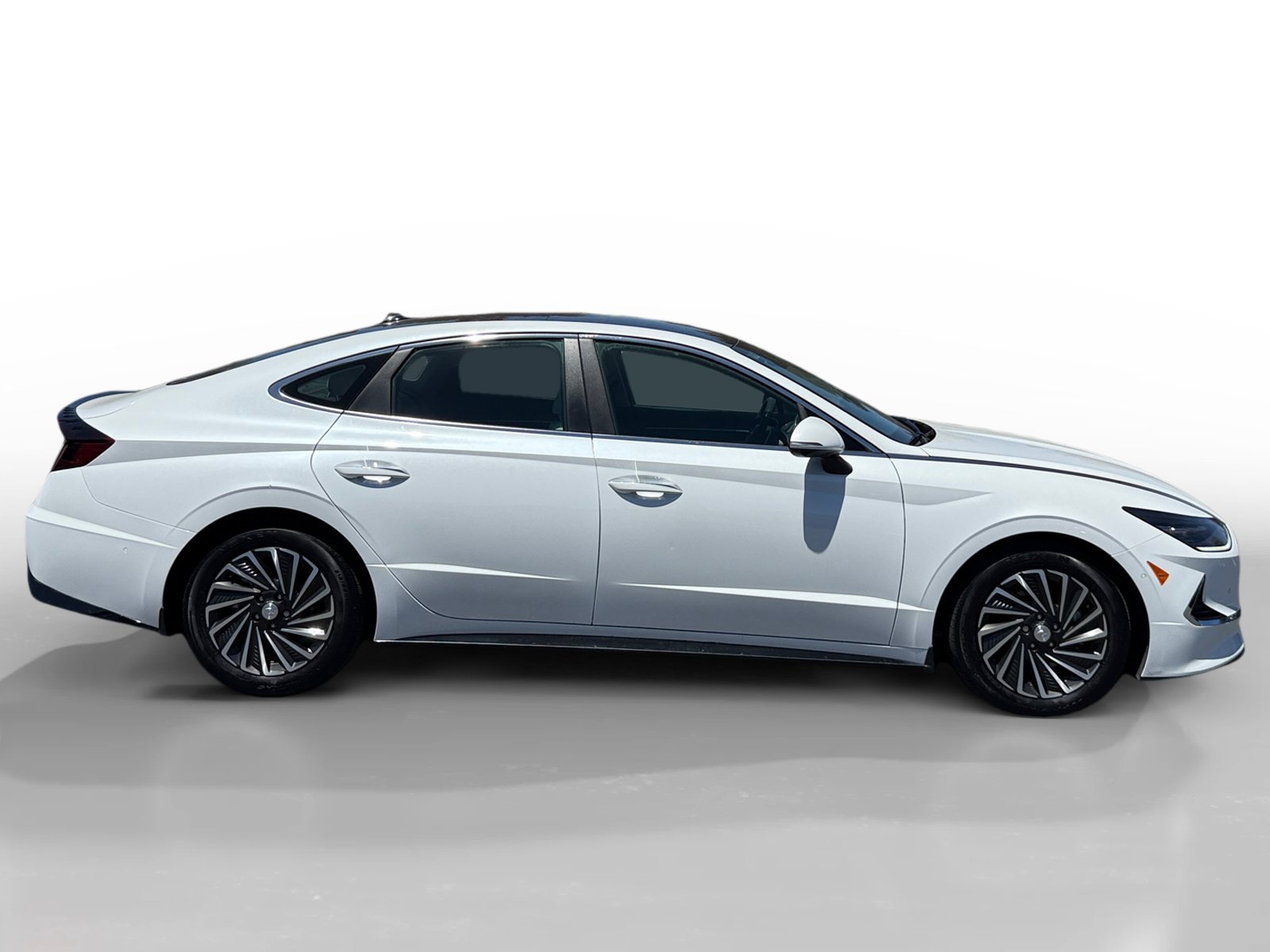 Used 2022 White Hyundai Limited image 6