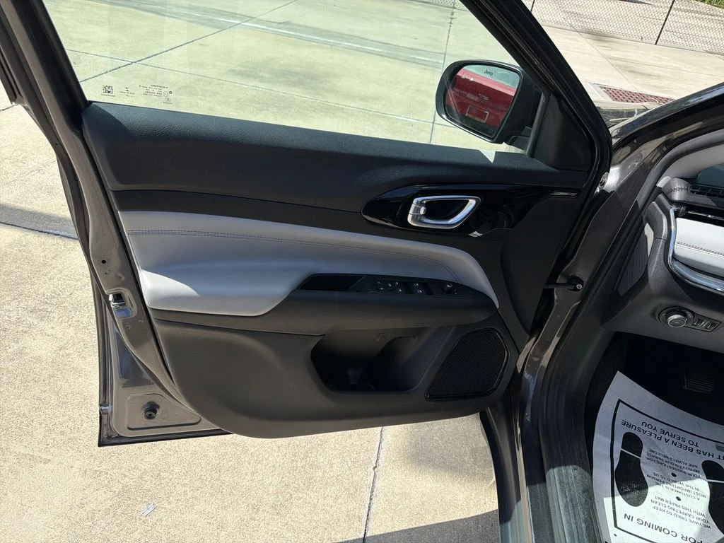 Certified Used 2022 Gray Jeep Limited image 15