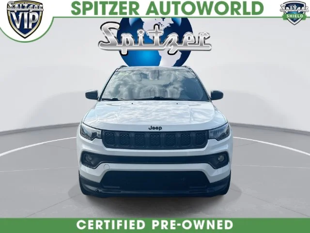 Used 2023 White Jeep Latitude image 4