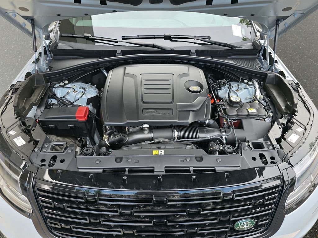 Certified Used 2025 Gray Land Rover Dynamic SE image 32