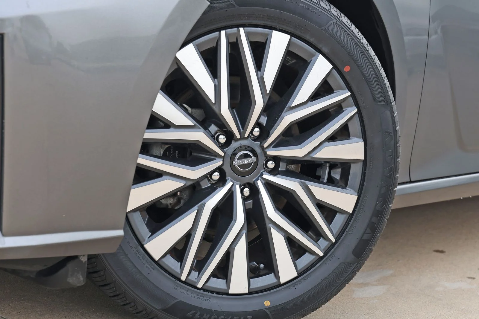 Used 2024 Gray Nissan 2.5 SV image 11