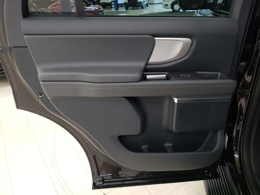 2025 Ford Expedition Active - Photo 13