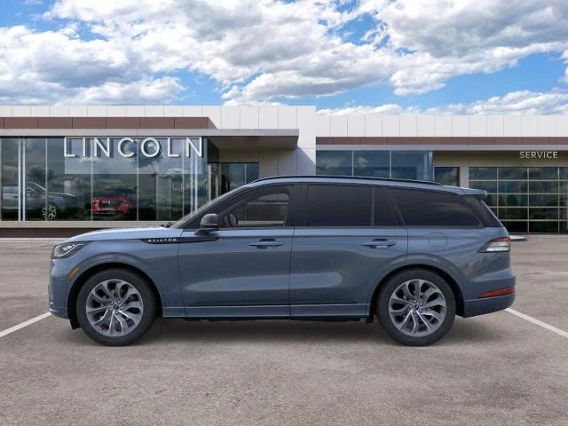 New 2026 Whisper Blue Metallic Clearcoat Lincoln Premiere® image 3