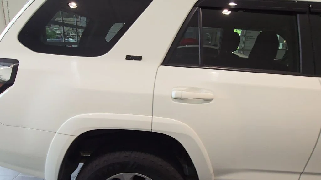 Used 2018 White Toyota SR5 image 4