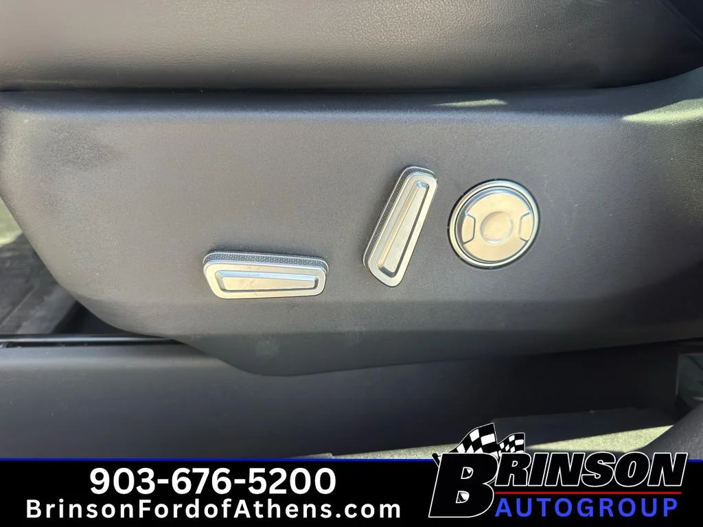 Used 2024 White Platinum Metallic Tri-Coat Lincoln Premiere image 25