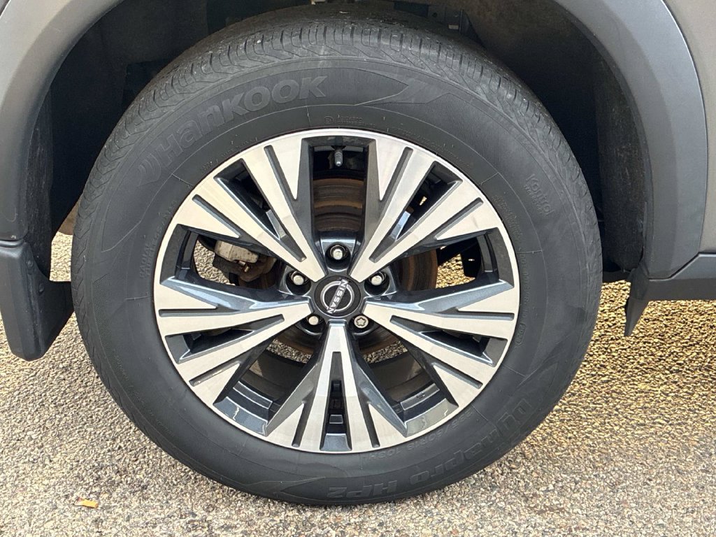 Used 2023 Gray Nissan SV image 18