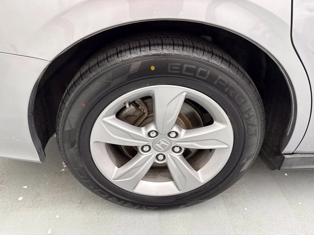 Used 2020 Silver Honda EX-L image 11