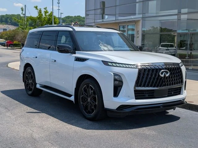 New 2026 RADIANT WHITE INFINITI SPORT image 9