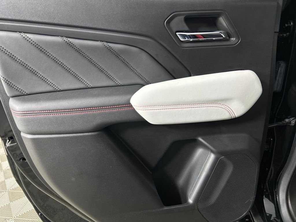 2024 GMC Canyon AT4X - Photo 17