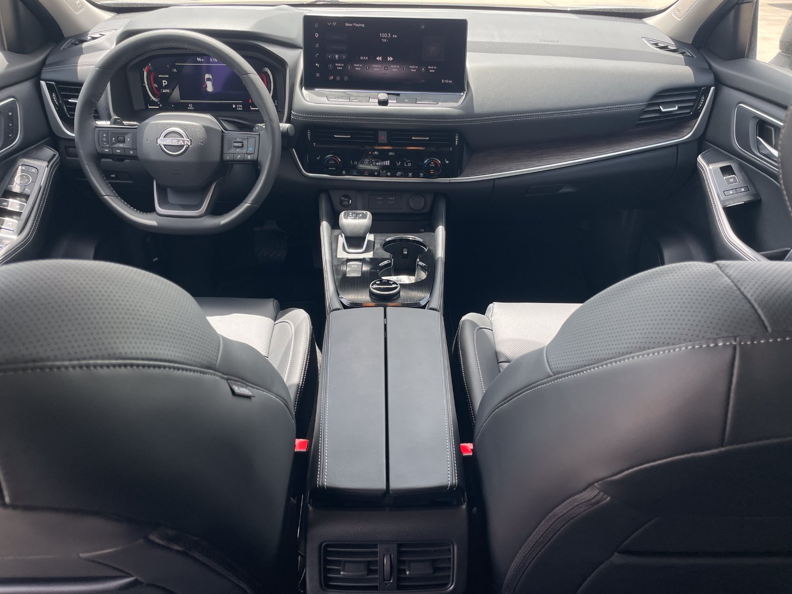 Used 2026 Gray Nissan Platinum image 9