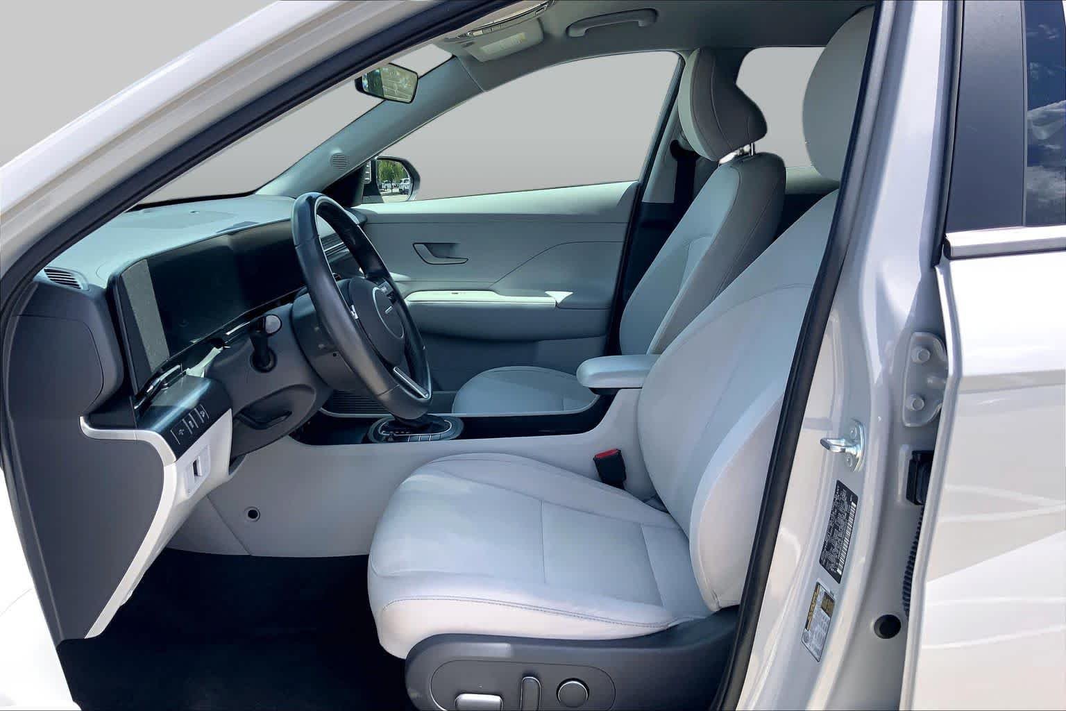 Used 2025 Cyber Gray Metallic Hyundai SEL image 8
