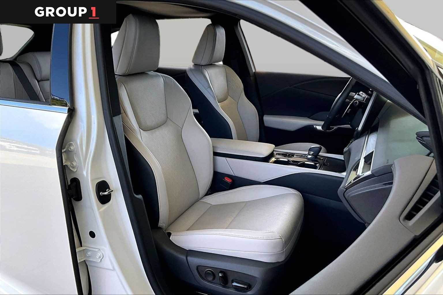 Used 2024 Eminent White Pearl Lexus Premium Plus image 8