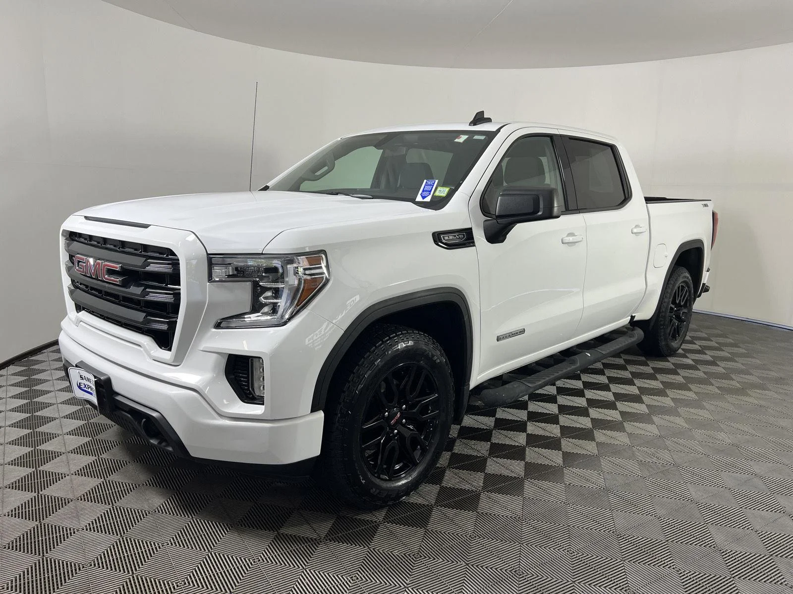 Used 2021 Summit White GMC Elevation image 28
