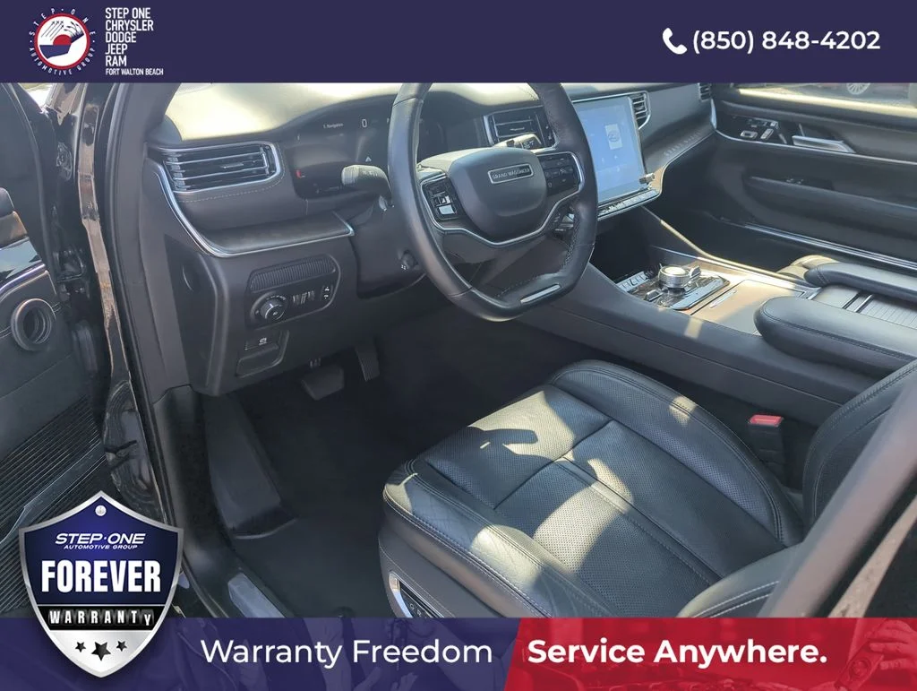 Used 2024 Black Jeep Base image 10