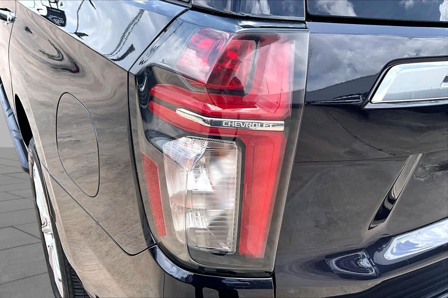 Used 2022 Dark Ash Metallic Chevrolet High Country image 57