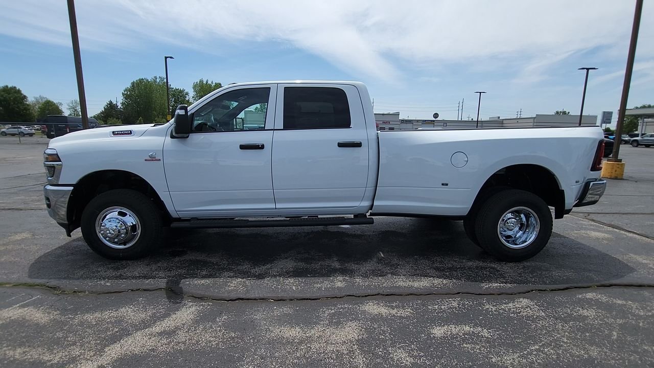 New 2026 Bright White Clear-Coat Exterior Paint RAM Tradesman image 5