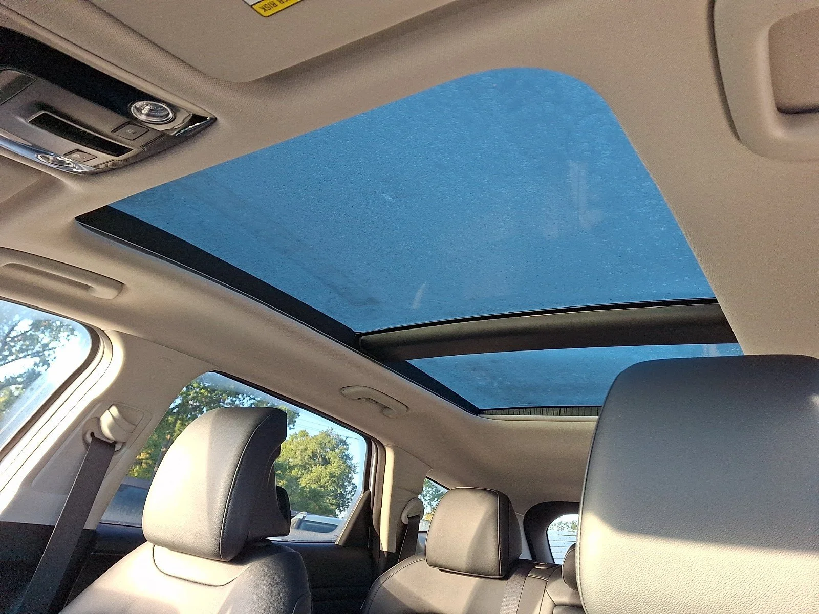 New 2027 Glacial White Pearl Kia EX image 7