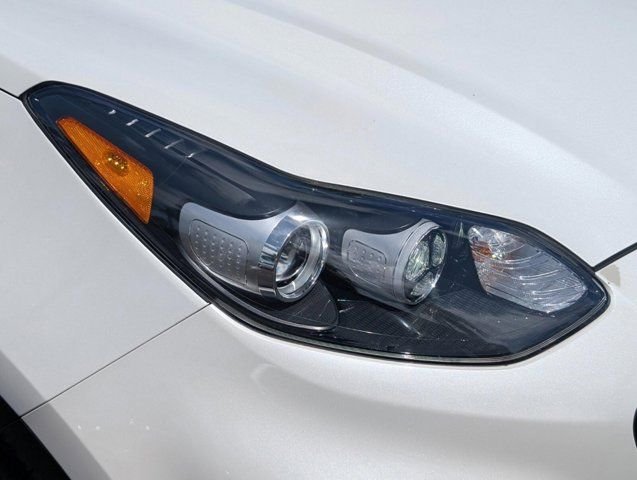 Used 2022 White Kia EX image 11