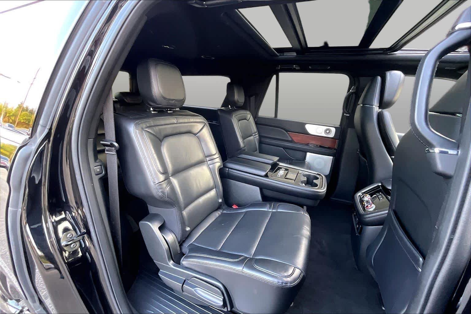 Used 2021 Infinite Black Lincoln Reserve image 19