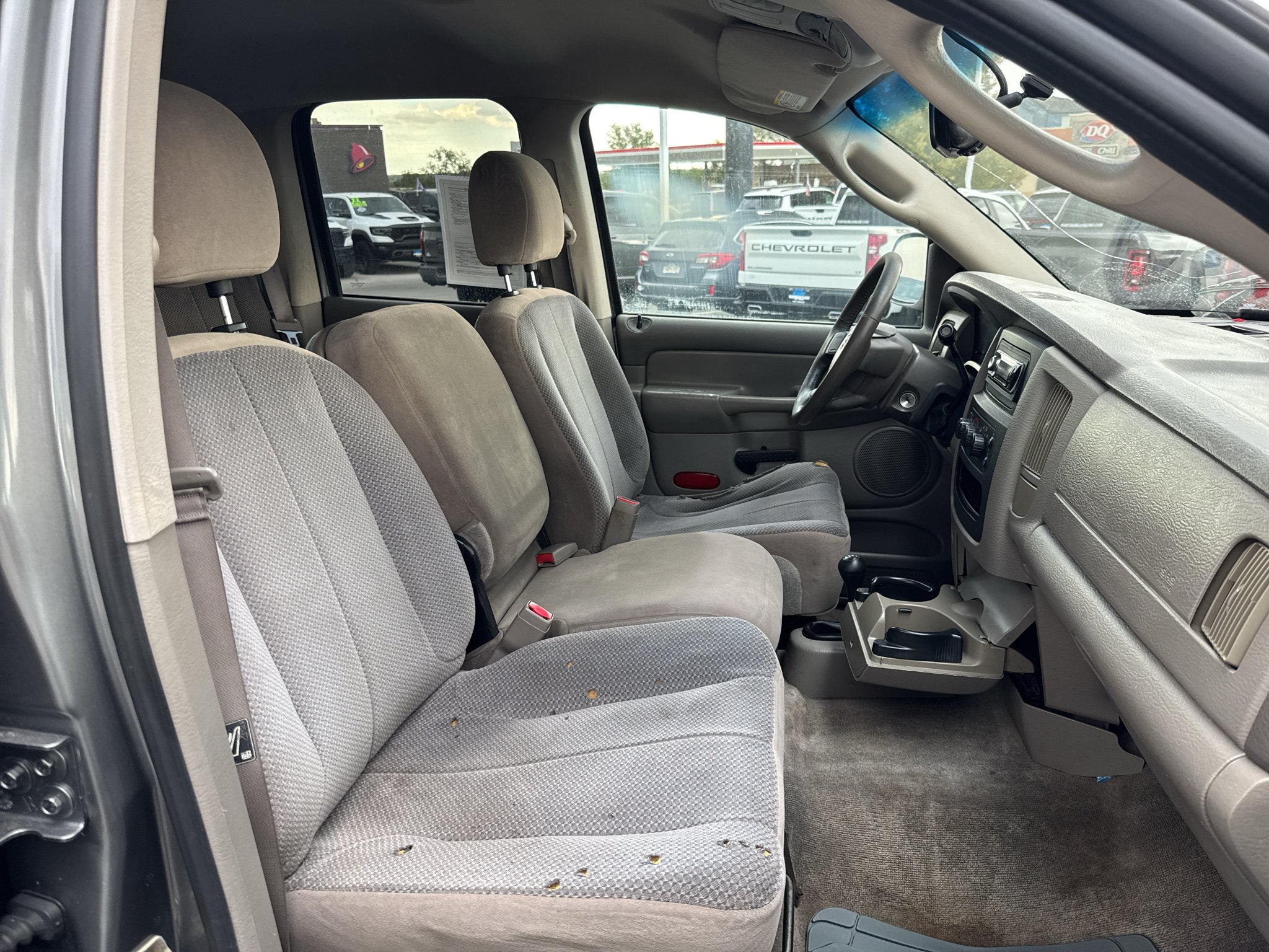 Used 2005 Gray Dodge SLT image 21