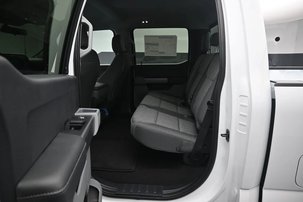 New 2026 Oxford White Ford XL image 17