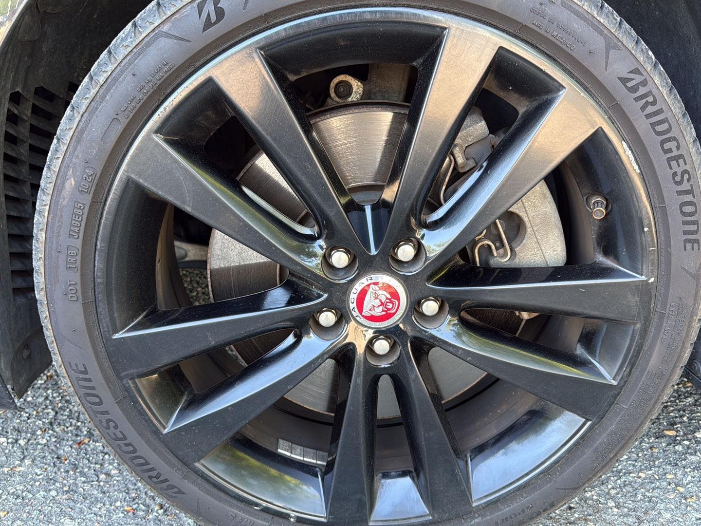 Used 2017 Ultimate Black Metallic Jaguar 35t R-Sport image 7