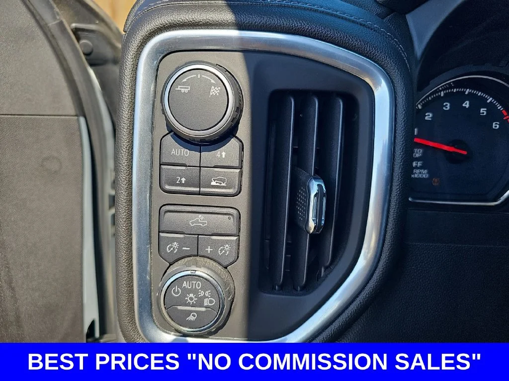 Used 2019 White Chevrolet LT image 25