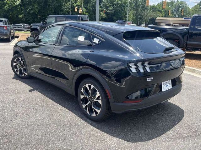 New 2026 Shadow Black Ford Select image 4