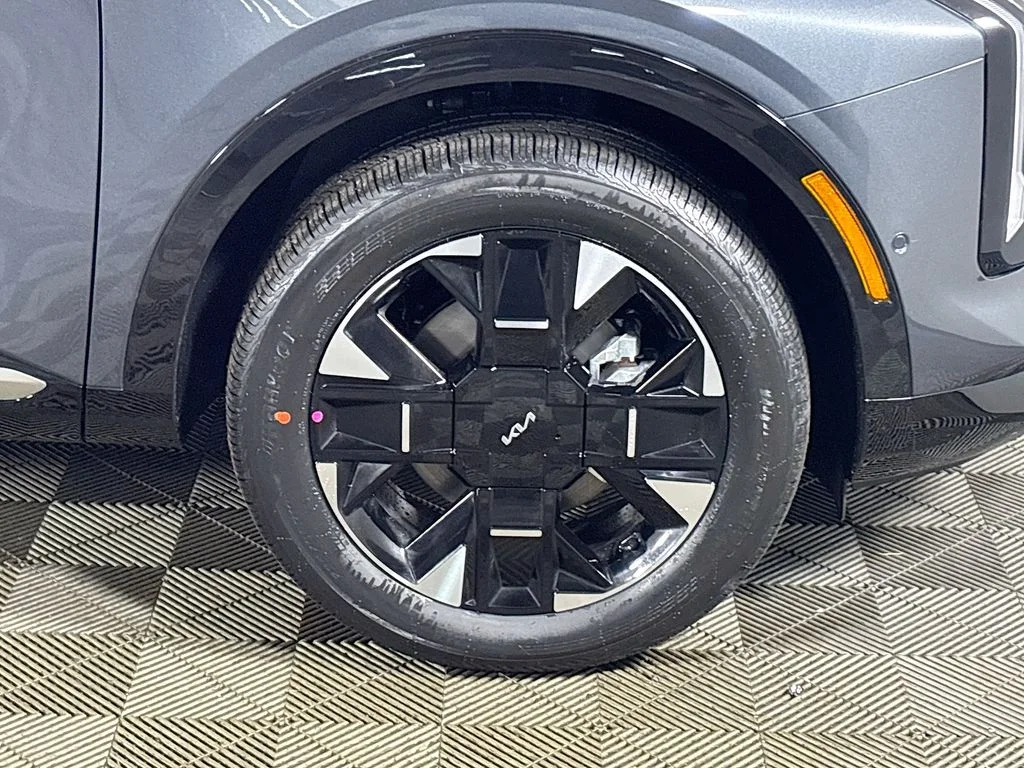 New 2026 Gravity Gray Kia SX Prestige image 24