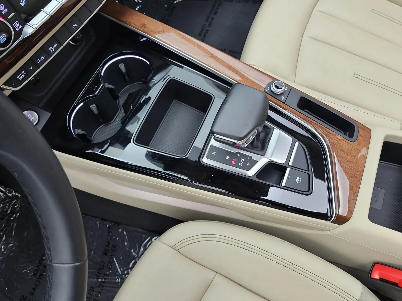 Used 2024 Glacier White Metallic Audi Premium 40 TFSI quattro image 11