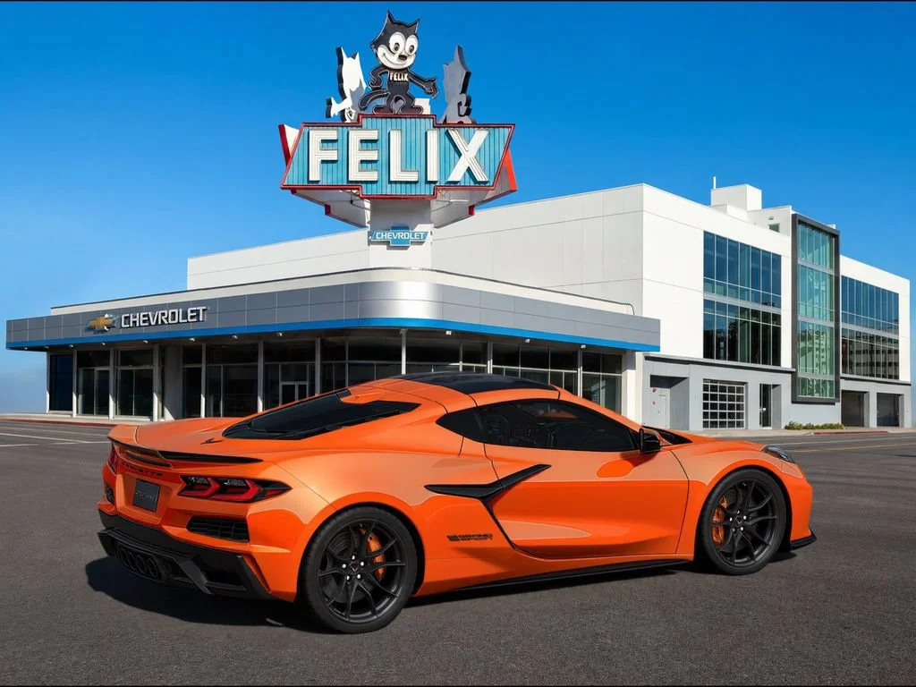 New 2027 Sebring Orange Tintcoat Chevrolet 2LT image 4