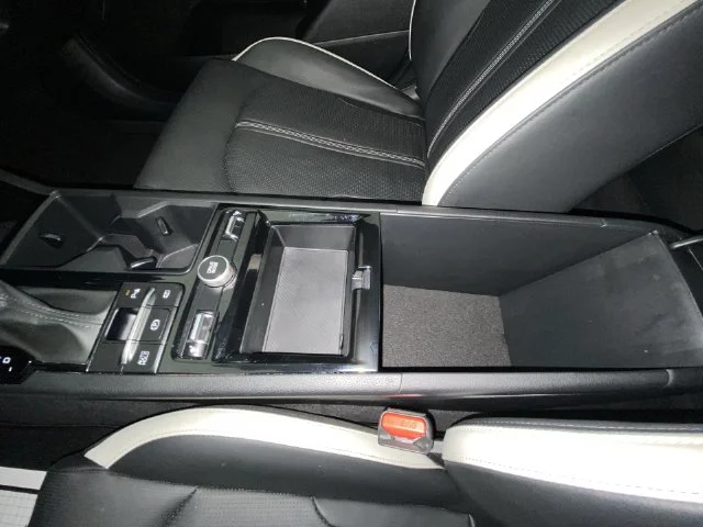Used 2025 Gray Kia GT-Line image 21