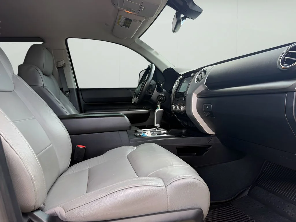 Used 2020 Super White Toyota SR5 image 9