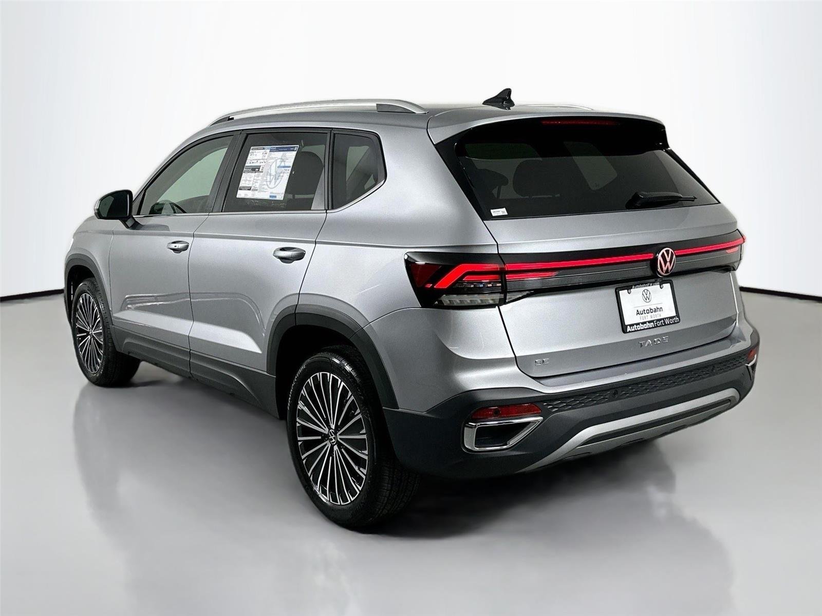 2025 Volkswagen Taos SE - Photo 6