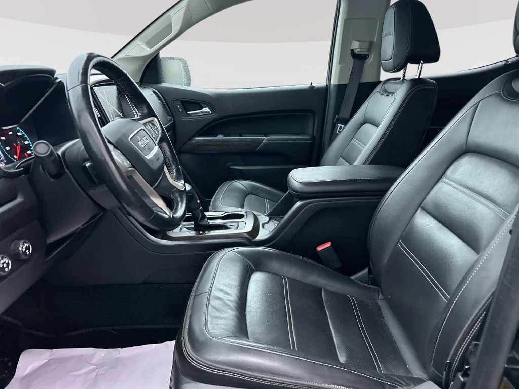 Used 2018 ONYX BLACK GMC 4WD Denali image 21