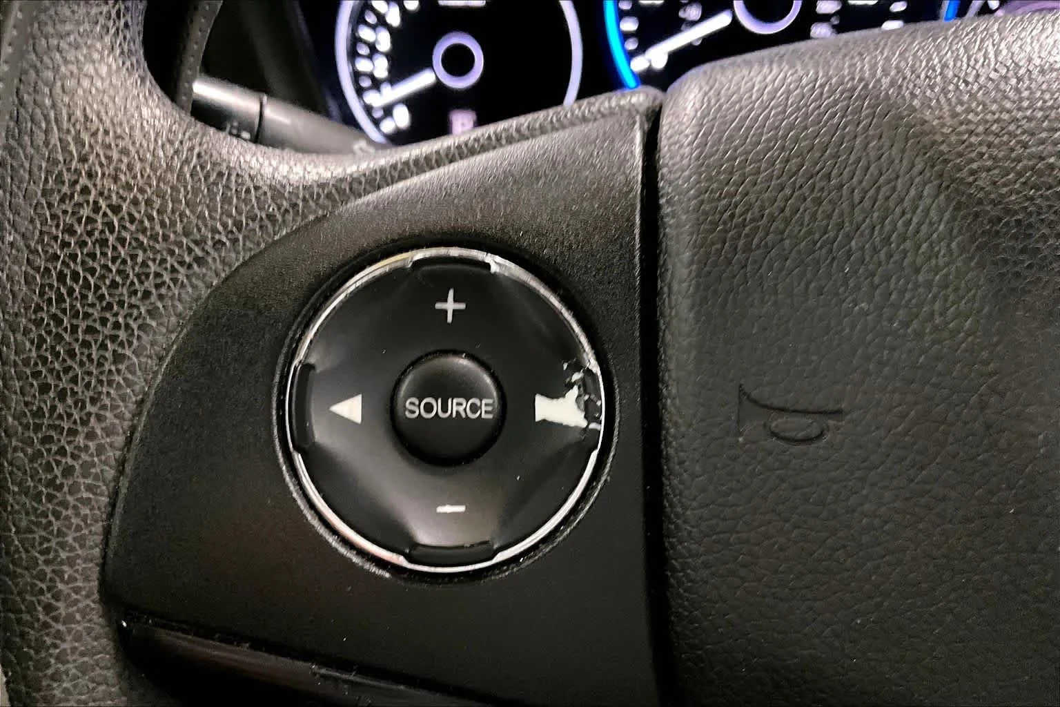 Used 2017 Lunar Silver Metallic Honda LX image 23