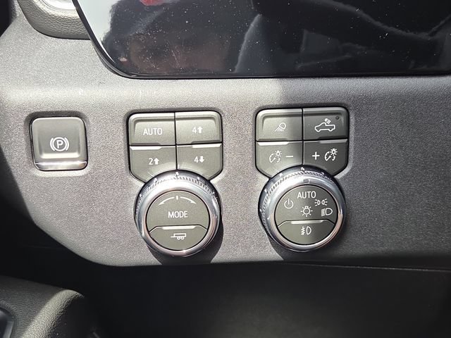 New 2026 Onyx Black GMC Elevation image 9