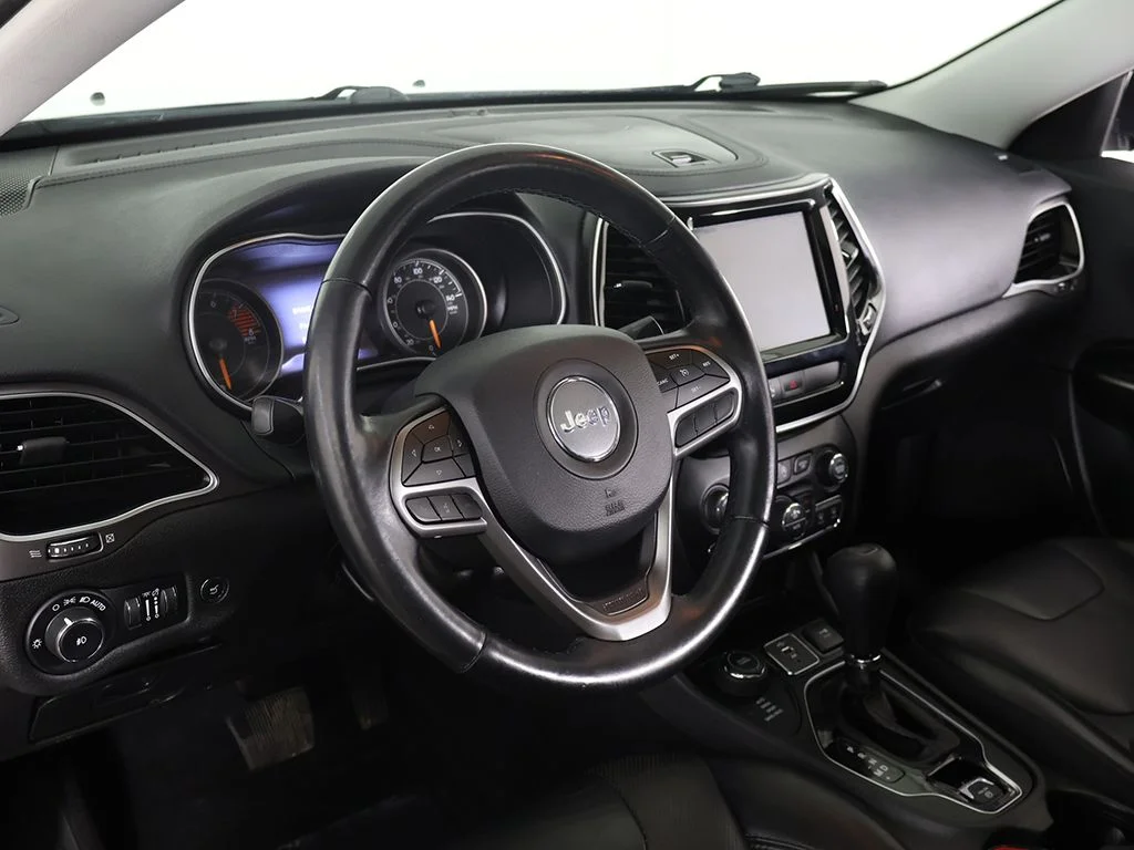 Used 2019 White Jeep Limited image 28