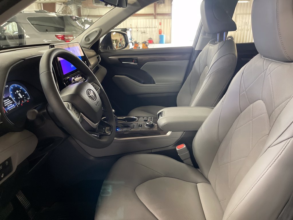 Used 2026 Beige Toyota Platinum image 13