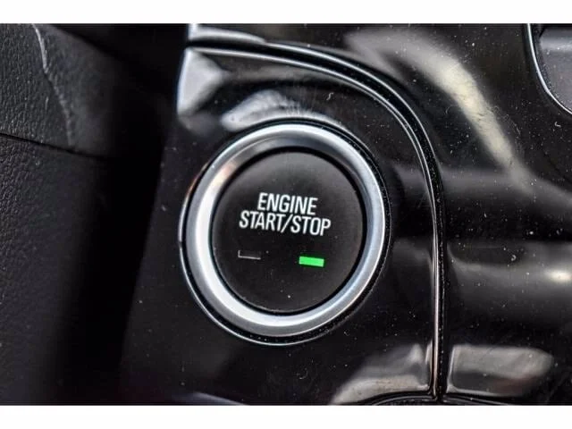 Used 2019 Summit White Buick Essence image 18