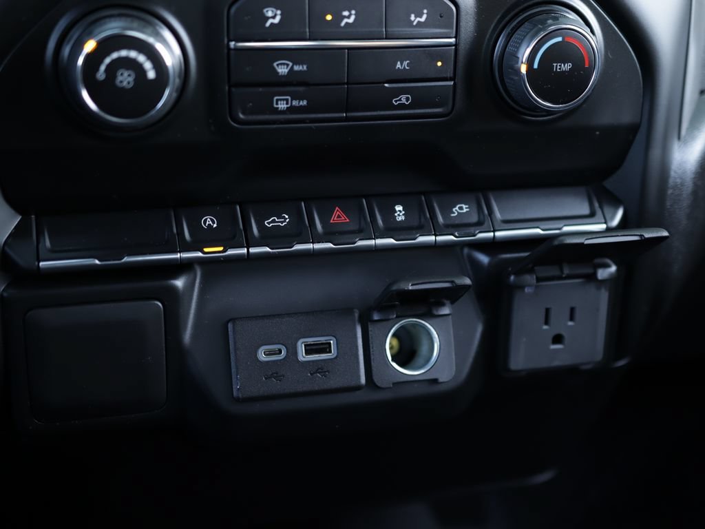 Used 2022 Northsky Blue Metallic Chevrolet Custom image 17