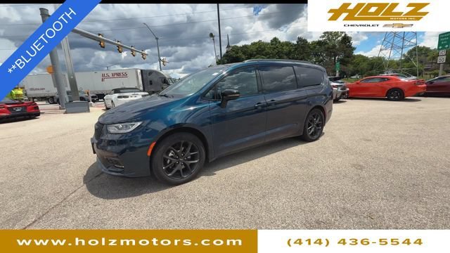 Used 2024 Blue Chrysler Touring L image 4